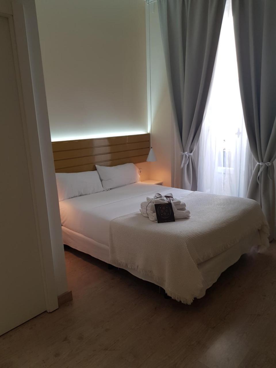 Le Petit Palue-Fuencarral Hotell Madrid Eksteriør bilde