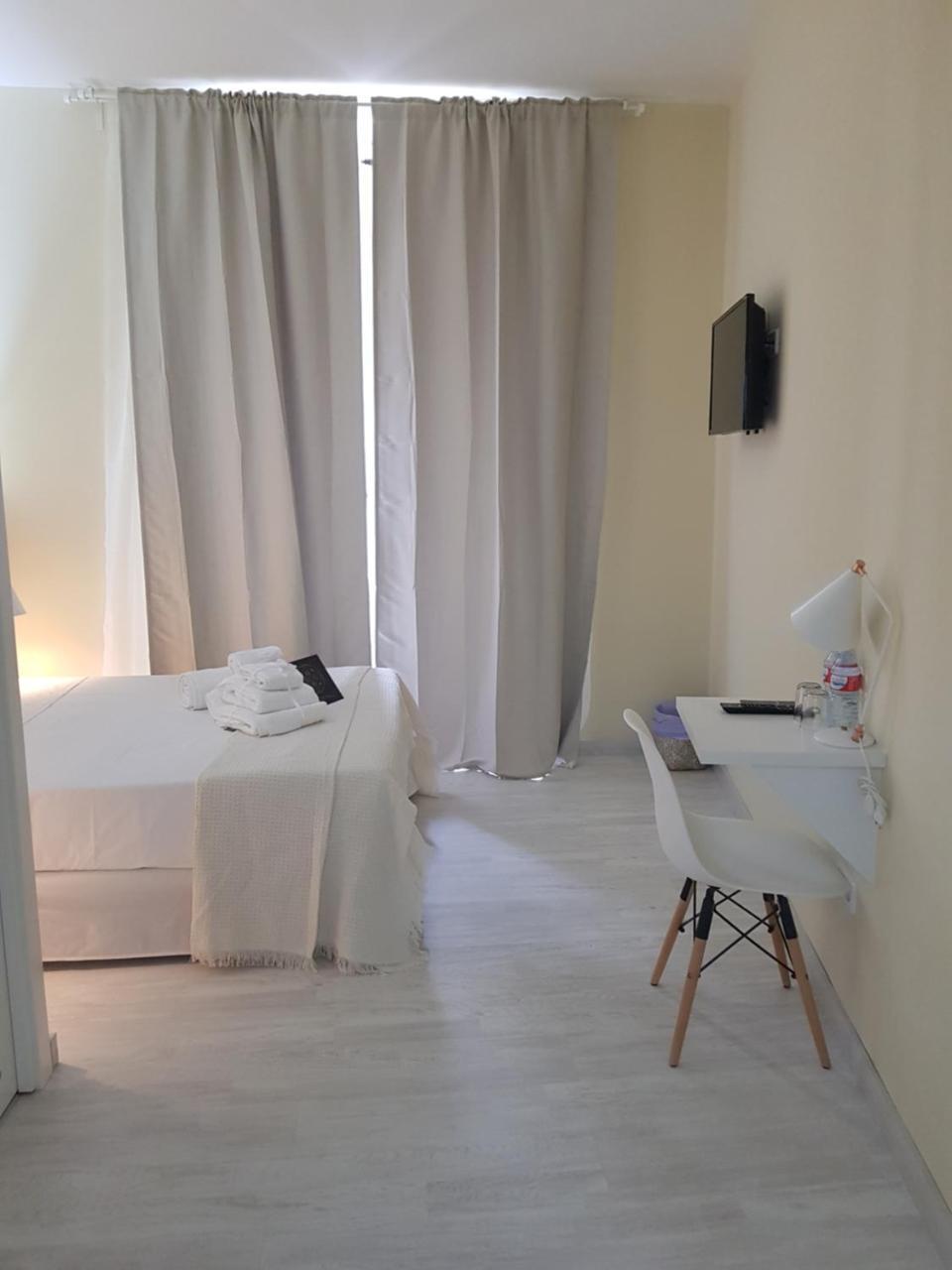 Le Petit Palue-Fuencarral Hotell Madrid Eksteriør bilde